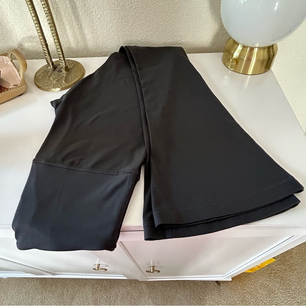 NWOT Lulu Lemon Flare Leg Yoga Pants